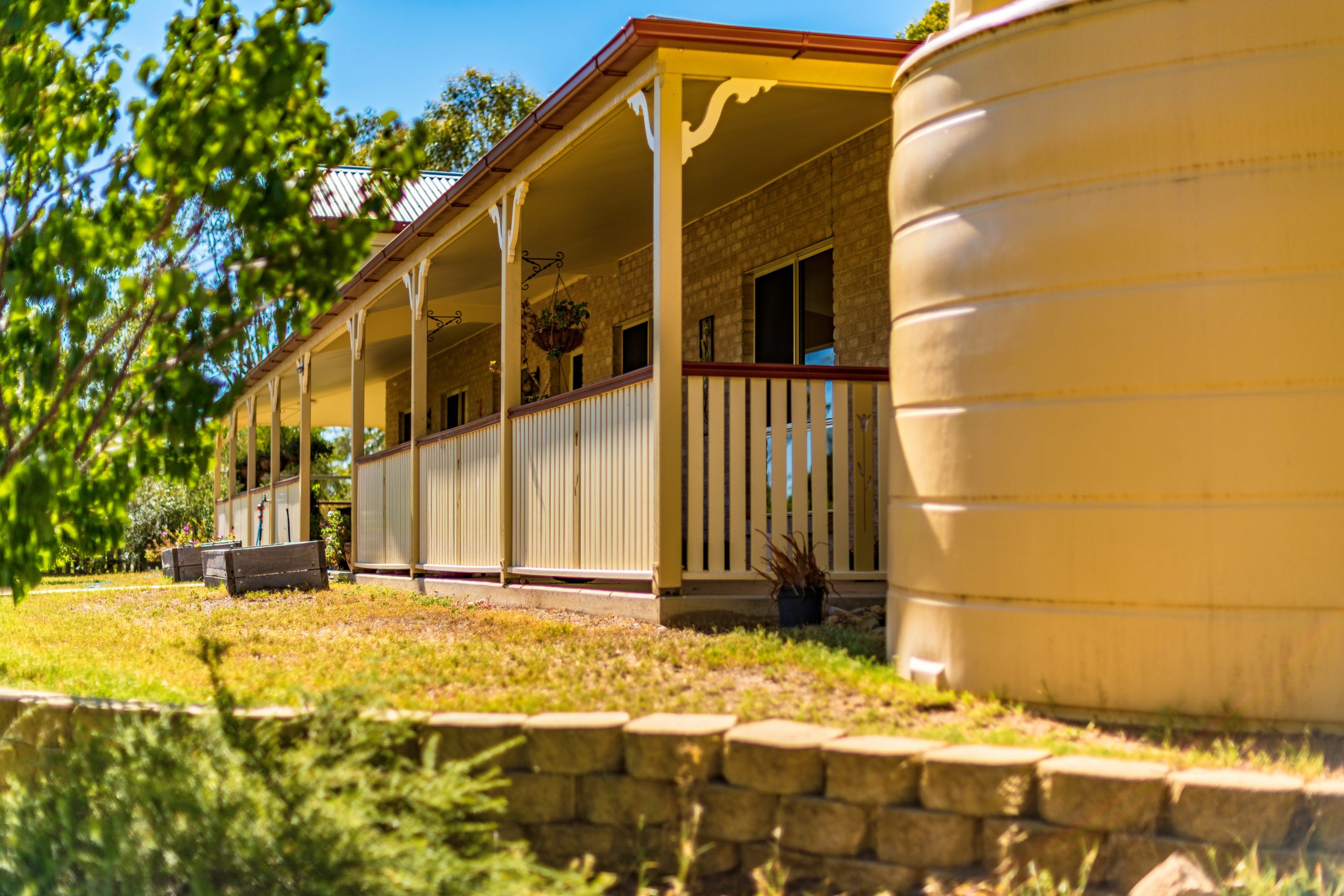 Poly rainwater tank colonial house